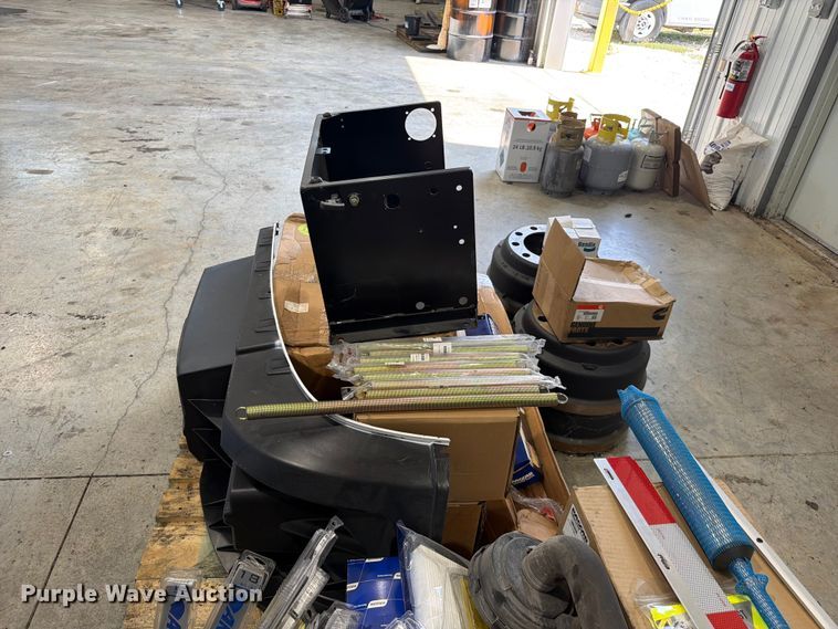 image for item FC3212 Truck parts