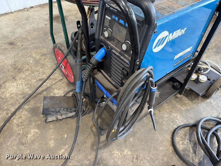 image for item FC3213 Miller Multimatic 220 AC/DC welder/generator