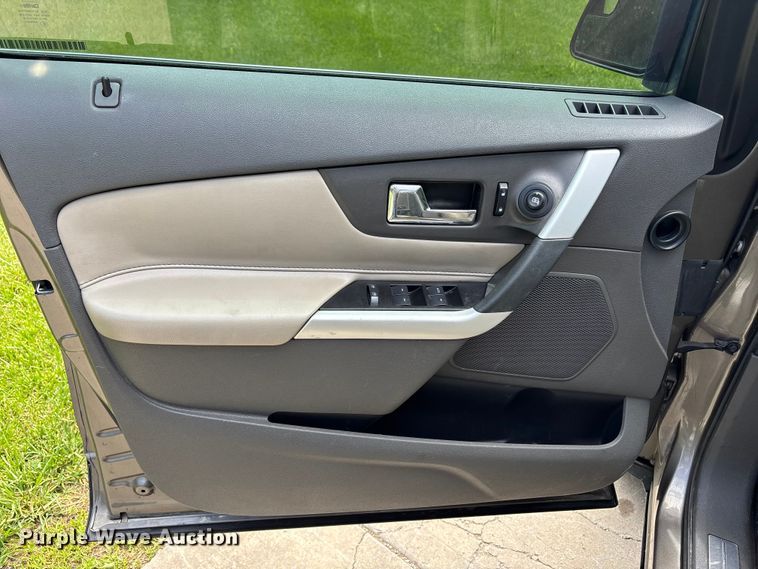 image for item FC4695 2013 Ford Edge SUV