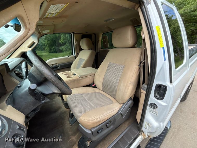 image for item FC4696 2013 Ford F250 Super Duty Ext. Cab pickup truck