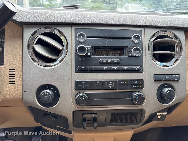 image for item FC4696 2013 Ford F250 Super Duty Ext. Cab pickup truck