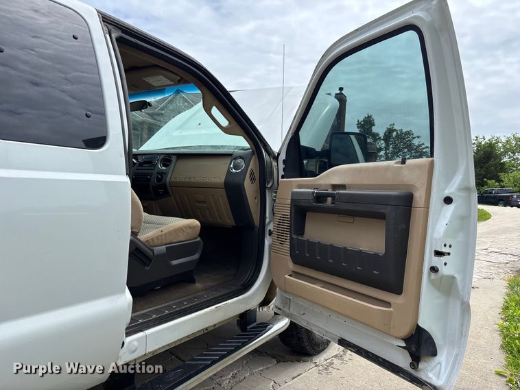image for item FC4696 2013 Ford F250 Super Duty Ext. Cab pickup truck