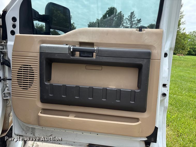 image for item FC4696 2013 Ford F250 Super Duty Ext. Cab pickup truck