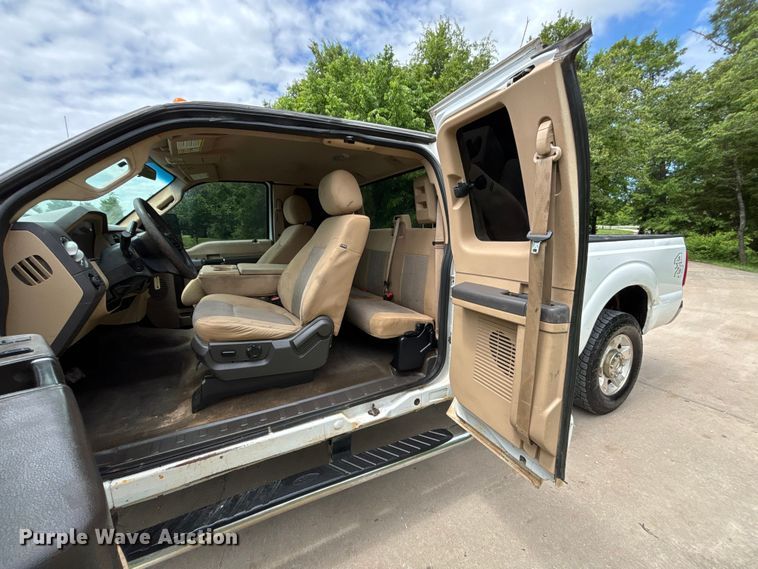 image for item FC4696 2013 Ford F250 Super Duty Ext. Cab pickup truck