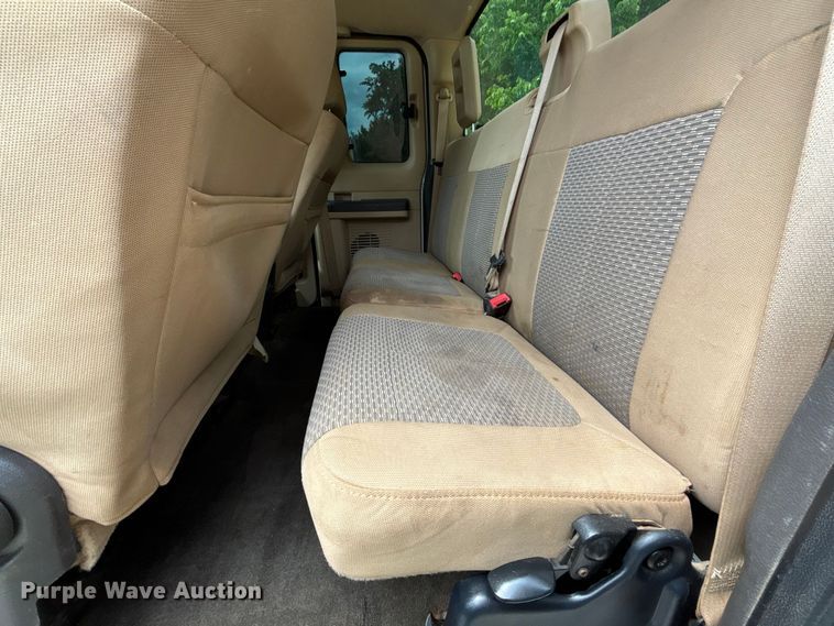 image for item FC4696 2013 Ford F250 Super Duty Ext. Cab pickup truck