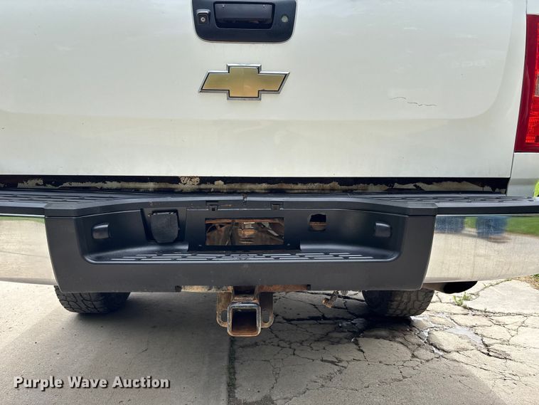 image for item FC4697 2010 Chevrolet Silverado 2500HD Ext. Cab pickup truck