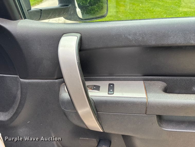 image for item FC4697 2010 Chevrolet Silverado 2500HD Ext. Cab pickup truck