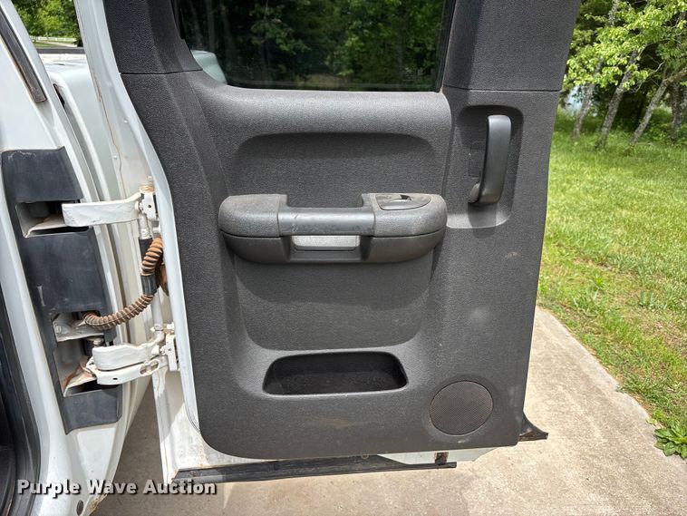image for item FC4697 2010 Chevrolet Silverado 2500HD Ext. Cab pickup truck