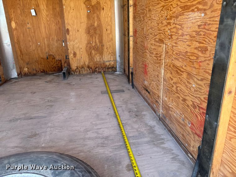 image for item FC5750 2001 Interstate enclosed cargo trailer