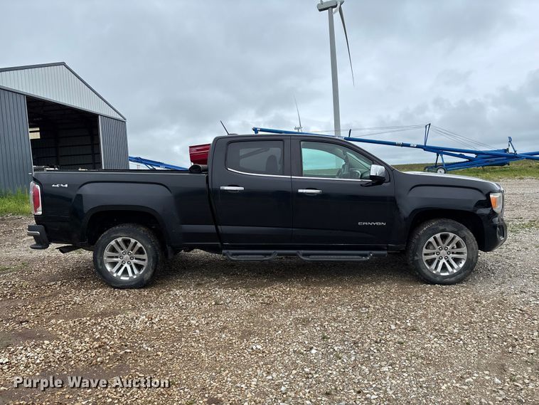 image for item FC5779 2018 GMC Canyon Crew Cab pickup truck