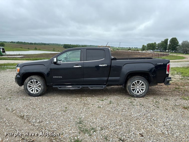 image for item FC5779 2018 GMC Canyon Crew Cab pickup truck