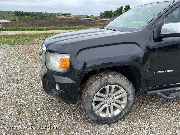 image for item FC5779 2018 GMC Canyon Crew Cab pickup truck
