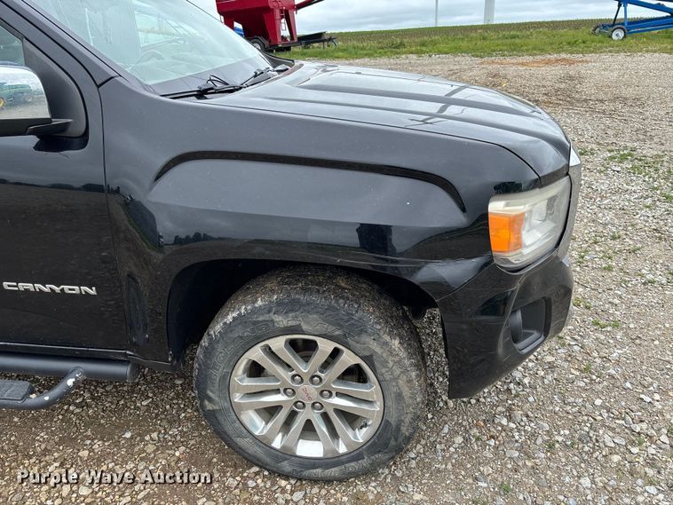 image for item FC5779 2018 GMC Canyon Crew Cab pickup truck