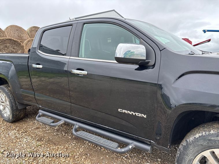 image for item FC5779 2018 GMC Canyon Crew Cab pickup truck