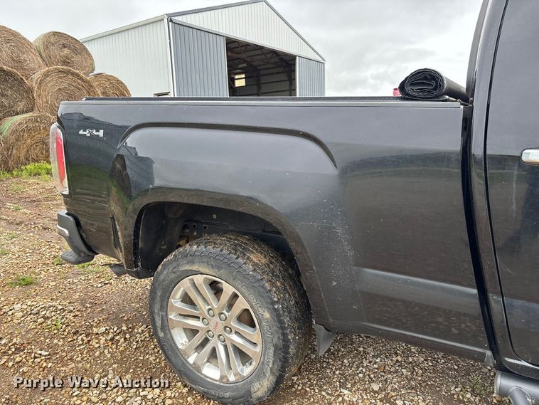 image for item FC5779 2018 GMC Canyon Crew Cab pickup truck