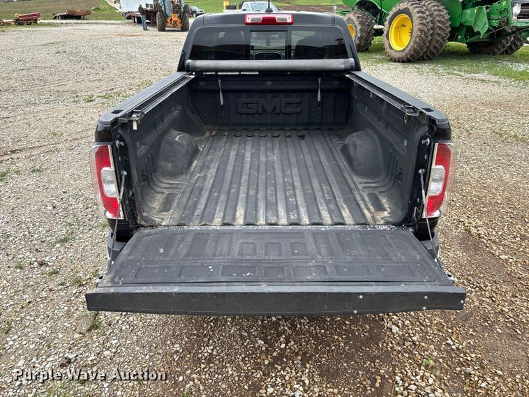 image for item FC5779 2018 GMC Canyon Crew Cab pickup truck