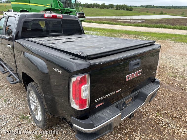 image for item FC5779 2018 GMC Canyon Crew Cab pickup truck