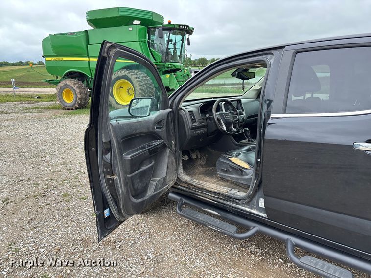 image for item FC5779 2018 GMC Canyon Crew Cab pickup truck
