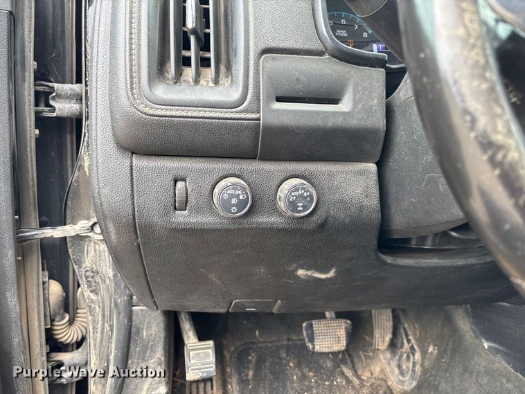 image for item FC5779 2018 GMC Canyon Crew Cab pickup truck