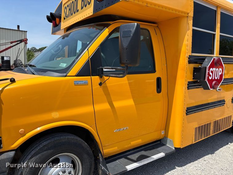 image for item FC5878 2015 Thomas Built Express G4500 school bus