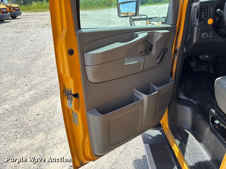 image for item FC5878 2015 Thomas Built Express G4500 school bus