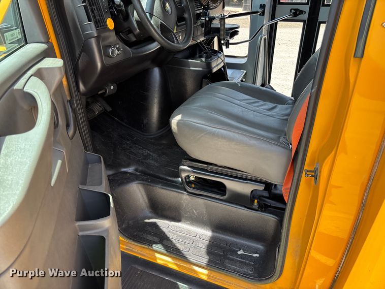 image for item FC5878 2015 Thomas Built Express G4500 school bus
