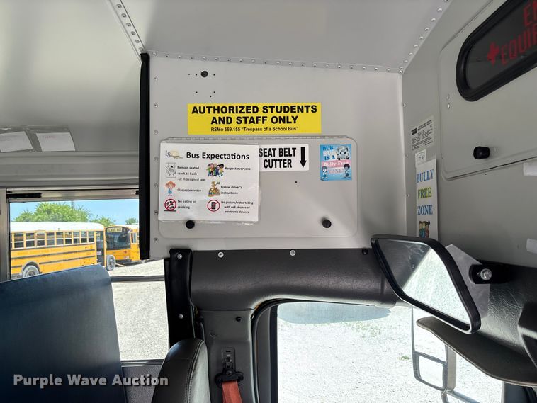 image for item FC5878 2015 Thomas Built Express G4500 school bus