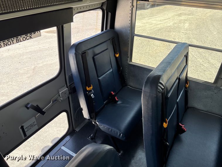 image for item FC5878 2015 Thomas Built Express G4500 school bus