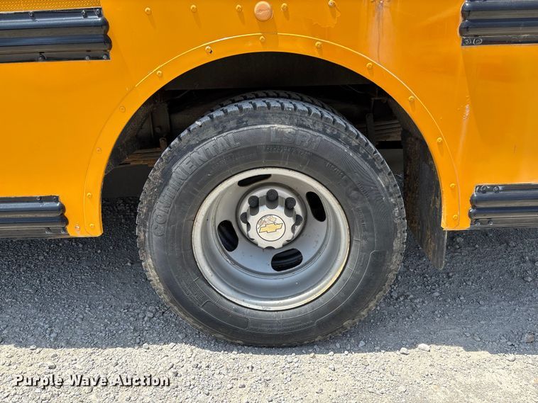 image for item FC5878 2015 Thomas Built Express G4500 school bus