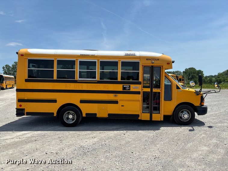 image for item FC5879 2015 Thomas Built Express G4500 school bus