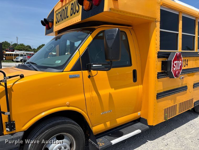 image for item FC5879 2015 Thomas Built Express G4500 school bus