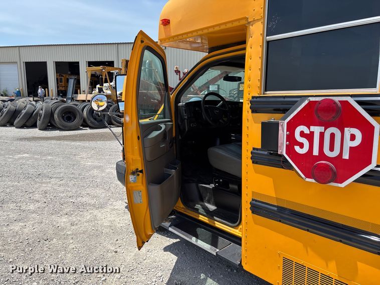 image for item FC5879 2015 Thomas Built Express G4500 school bus