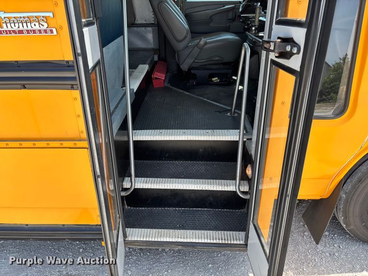 image for item FC5879 2015 Thomas Built Express G4500 school bus
