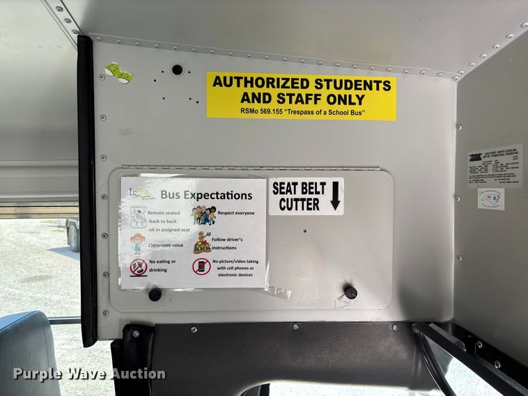 image for item FC5879 2015 Thomas Built Express G4500 school bus