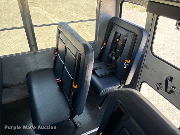 image for item FC5879 2015 Thomas Built Express G4500 school bus