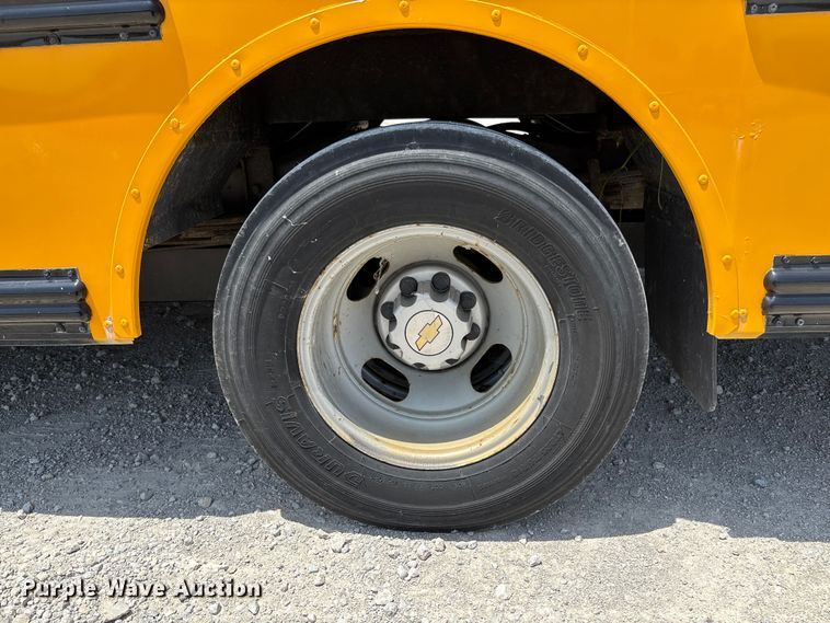 image for item FC5879 2015 Thomas Built Express G4500 school bus