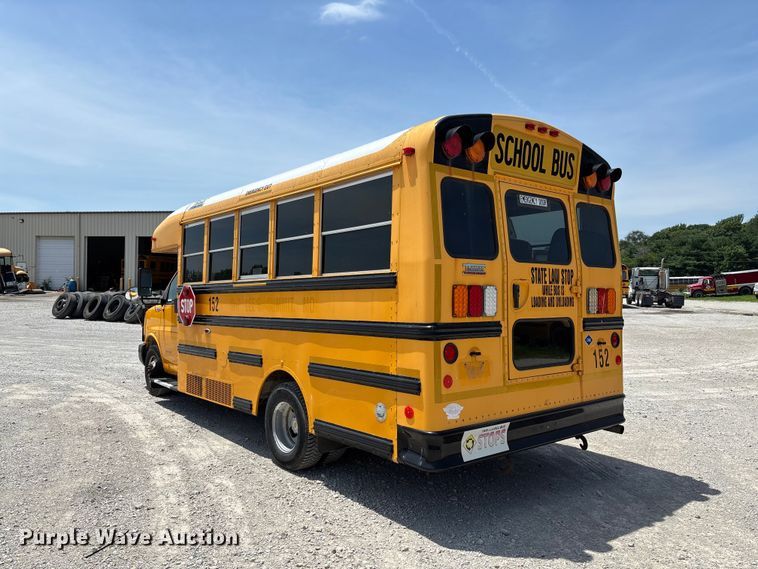 image for item FC5880 2015 Chevrolet Express G4500 school bus