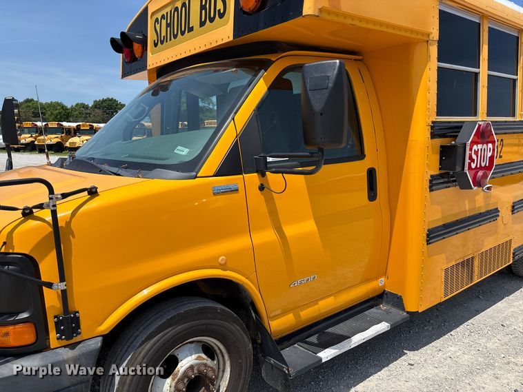 image for item FC5880 2015 Chevrolet Express G4500 school bus