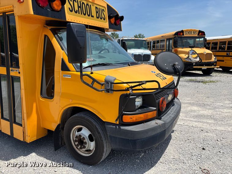 image for item FC5880 2015 Chevrolet Express G4500 school bus