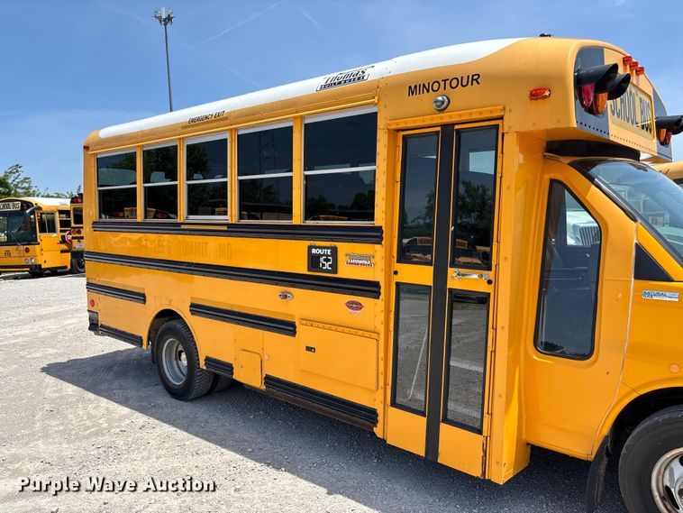 image for item FC5880 2015 Chevrolet Express G4500 school bus