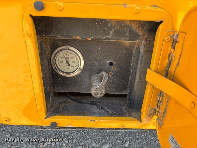 image for item FC5880 2015 Chevrolet Express G4500 school bus