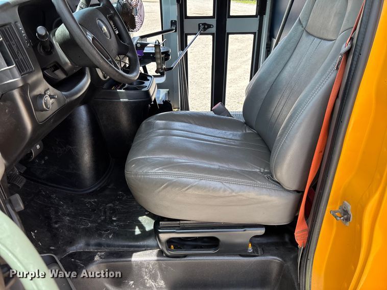 image for item FC5880 2015 Chevrolet Express G4500 school bus