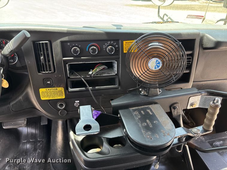 image for item FC5880 2015 Chevrolet Express G4500 school bus
