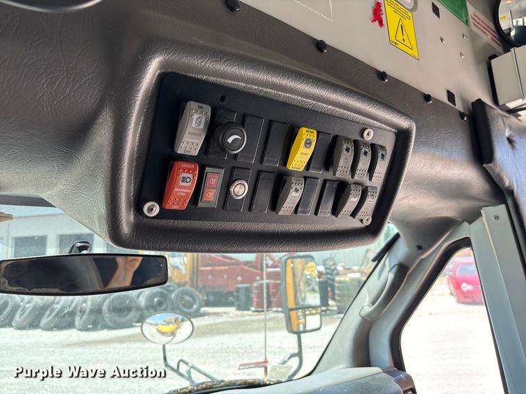 image for item FC5880 2015 Chevrolet Express G4500 school bus