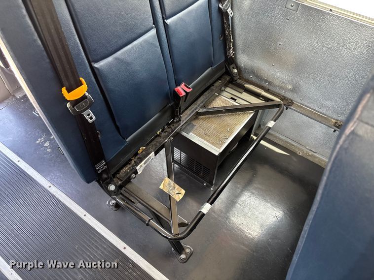 image for item FC5880 2015 Chevrolet Express G4500 school bus