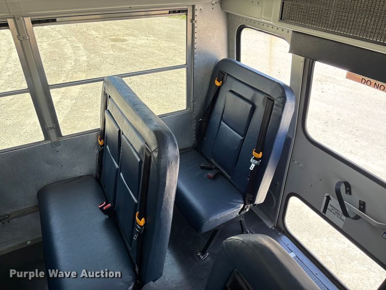 image for item FC5880 2015 Chevrolet Express G4500 school bus