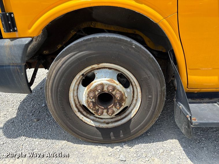 image for item FC5880 2015 Chevrolet Express G4500 school bus