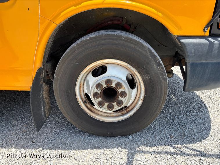 image for item FC5880 2015 Chevrolet Express G4500 school bus
