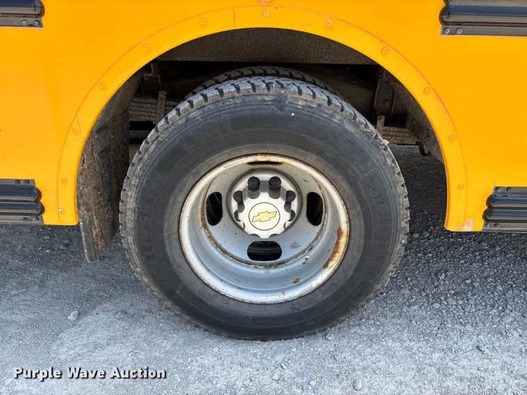 image for item FC5880 2015 Chevrolet Express G4500 school bus