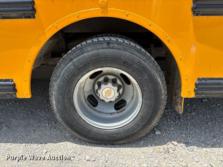 image for item FC5880 2015 Chevrolet Express G4500 school bus